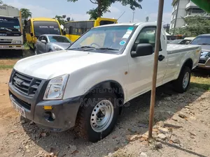 Isuzu D-MAX 2013 White