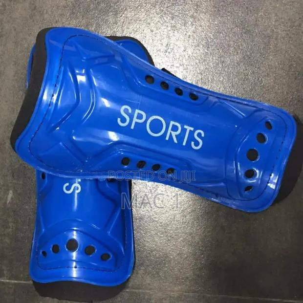 Adjustable Shin Guard for Football and Soccer