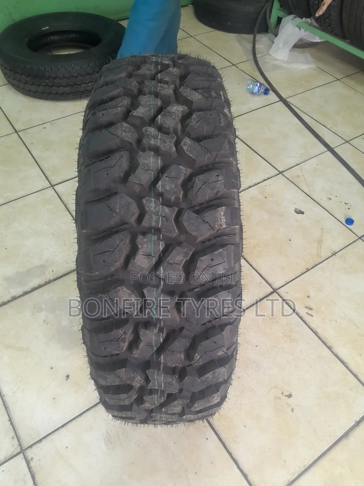 235/75r15 Austone