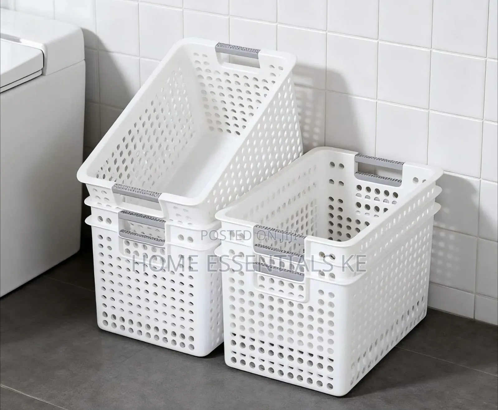 *Large Capacity Plastic Storage Basket