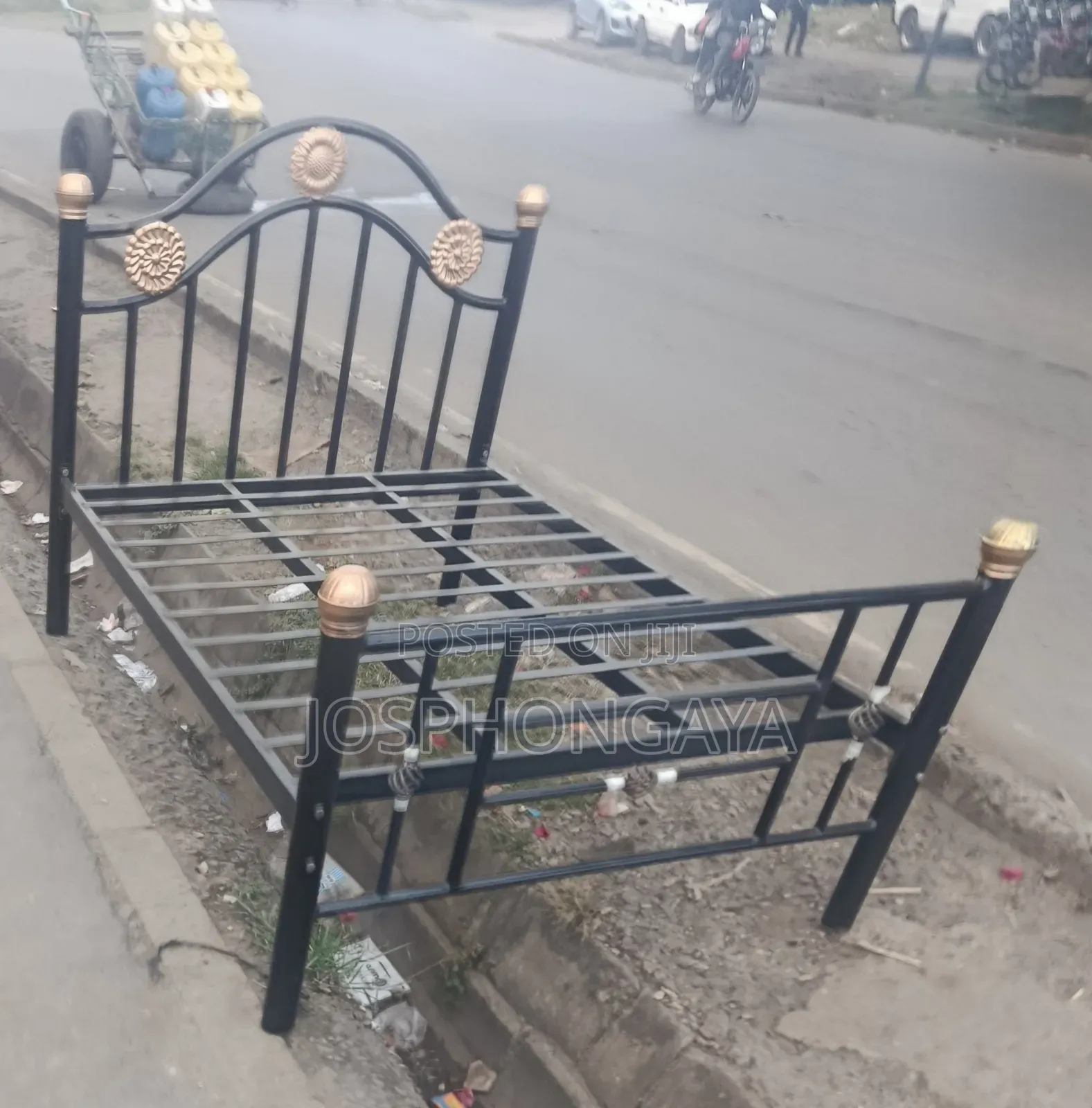5by6 Metallic Bed for Sell