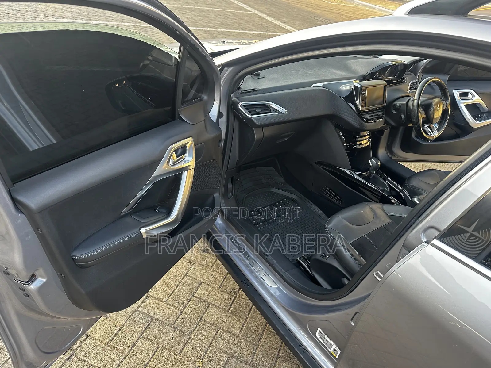 Peugeot 2008 2019 Gray