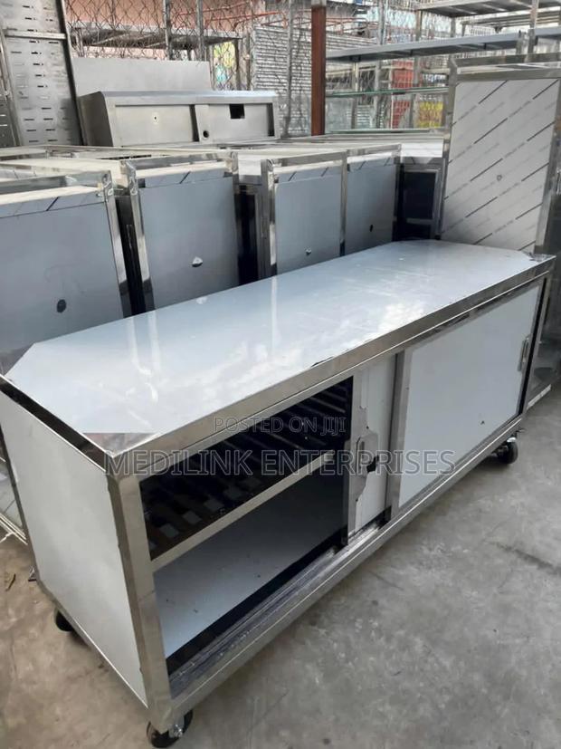 Ss 314 Modern Restaurants Storage Cabinet - main view