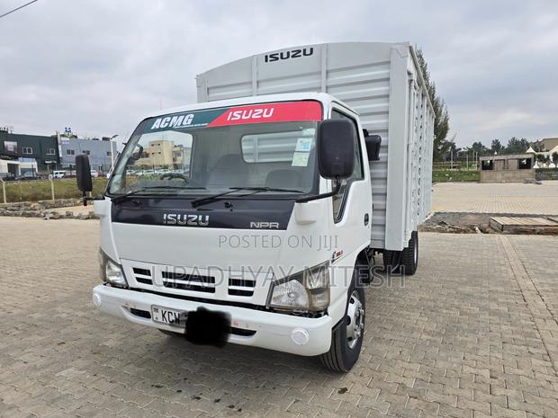 Isuzu NPR 2018 - thumbnail 2