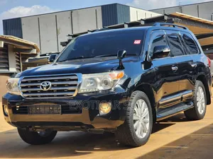 Toyota Land Cruiser 2012