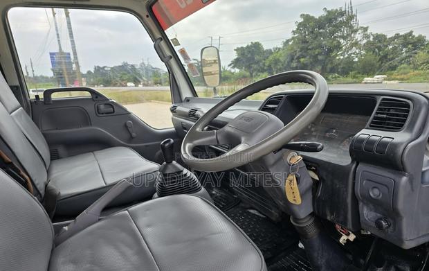 Isuzu NPR 2018 - thumbnail 6