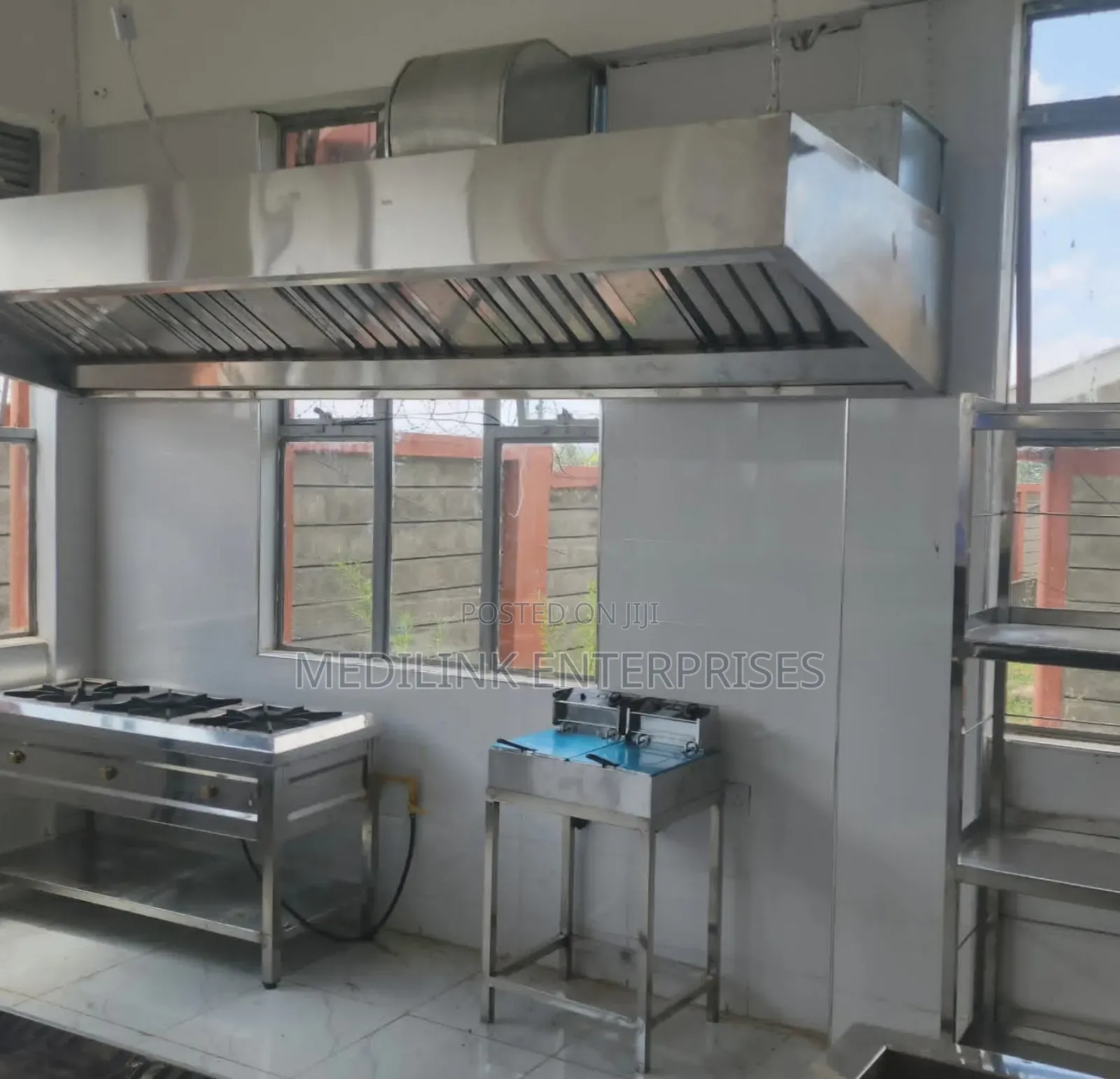 Sharjah Stainless Modern Kitchen Set Up