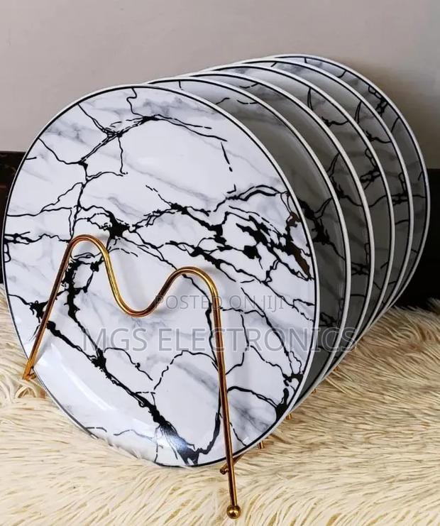 Marble Grey
Dinner Plates 
Available