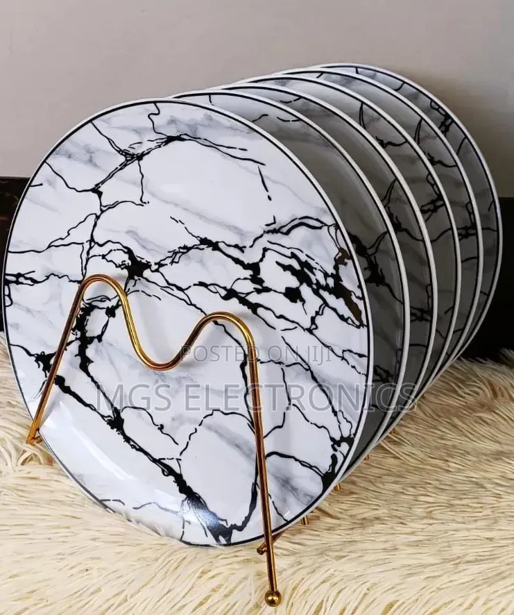 Marble Grey
Dinner Plates 
Available