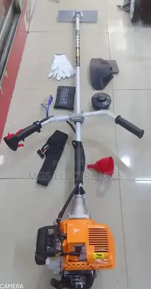Dera 4 Stroke Brush Cutter