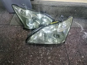 Toyota Harrier 240 Headlights