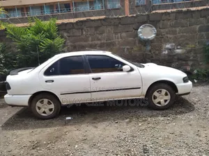 Nissan Sunny 2001 White