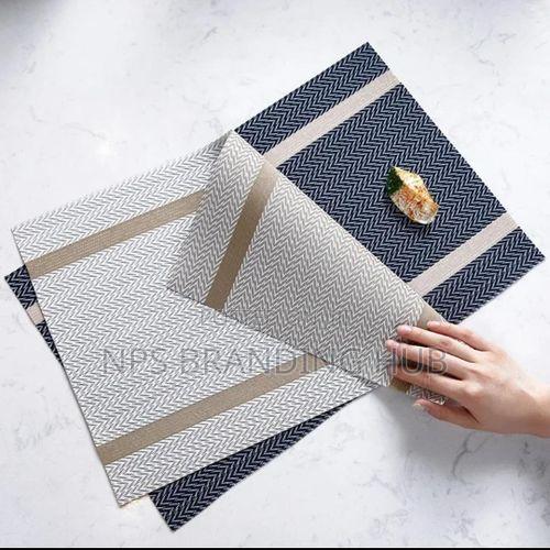 6pcs PVC Table Mats Size: 30*45cm (N.Y.O
