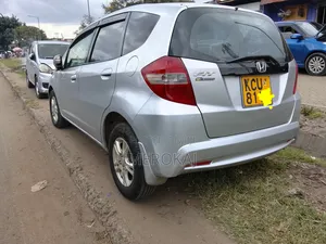 Toyota Vitz 2012 Silver