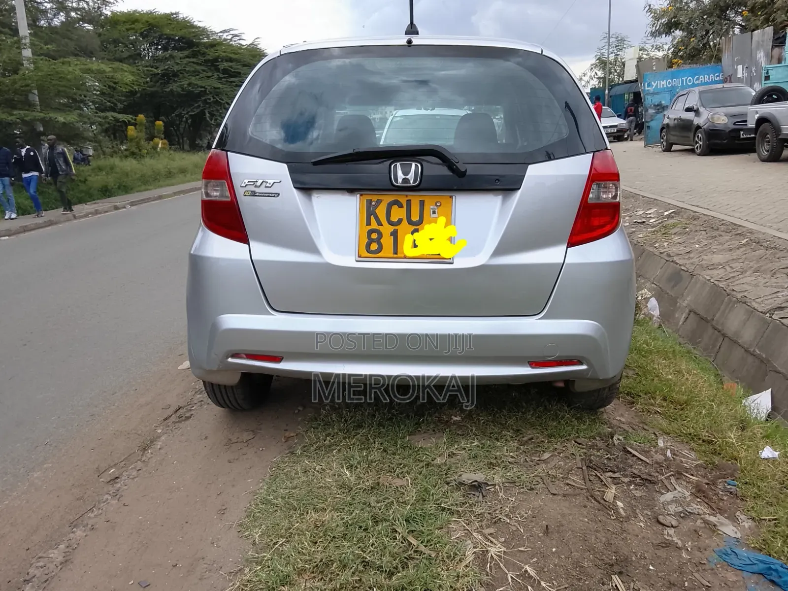 Toyota Vitz 2012 Silver