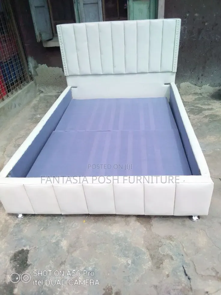 White Chester Bed Size 4 by 6