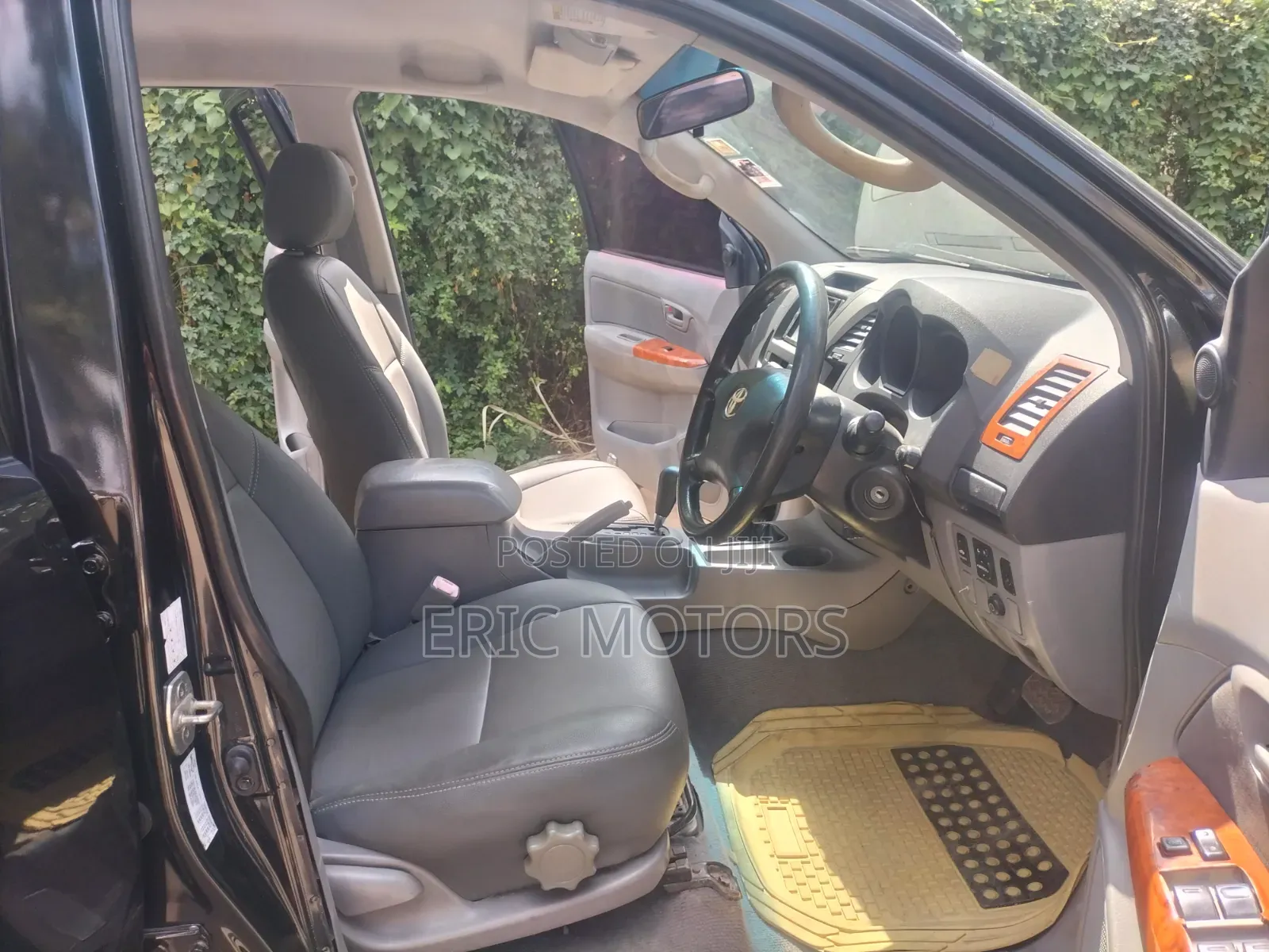 Toyota Hilux 2011 Black