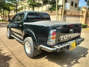 Toyota Hilux 2011 Black