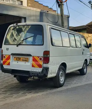Toyota HiAce 2004 White