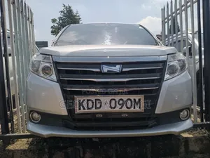 Toyota Noah 2015 Silver
