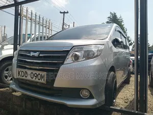 Toyota Noah 2015 Silver