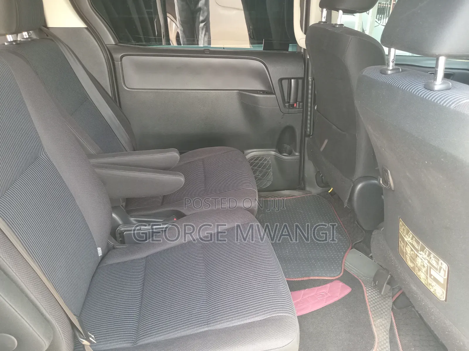Toyota Noah 2015 Silver