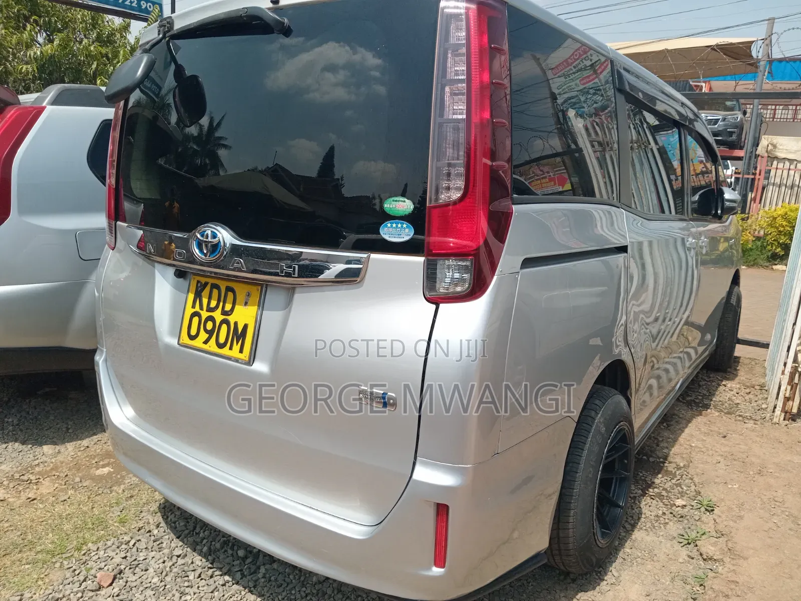 Toyota Noah 2015 Silver