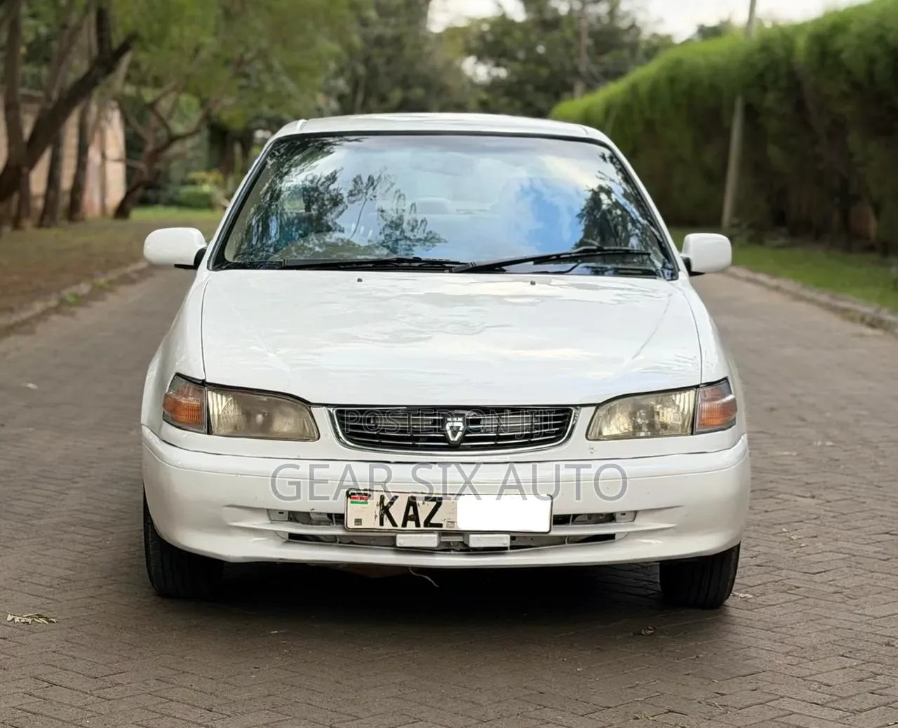Toyota Corolla 2000 White