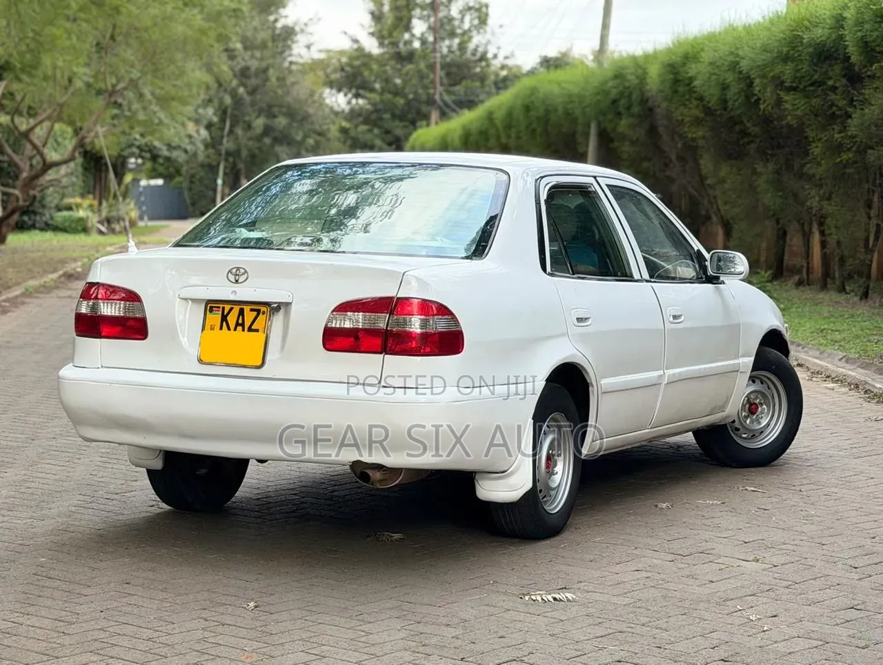 Toyota Corolla 2000 White