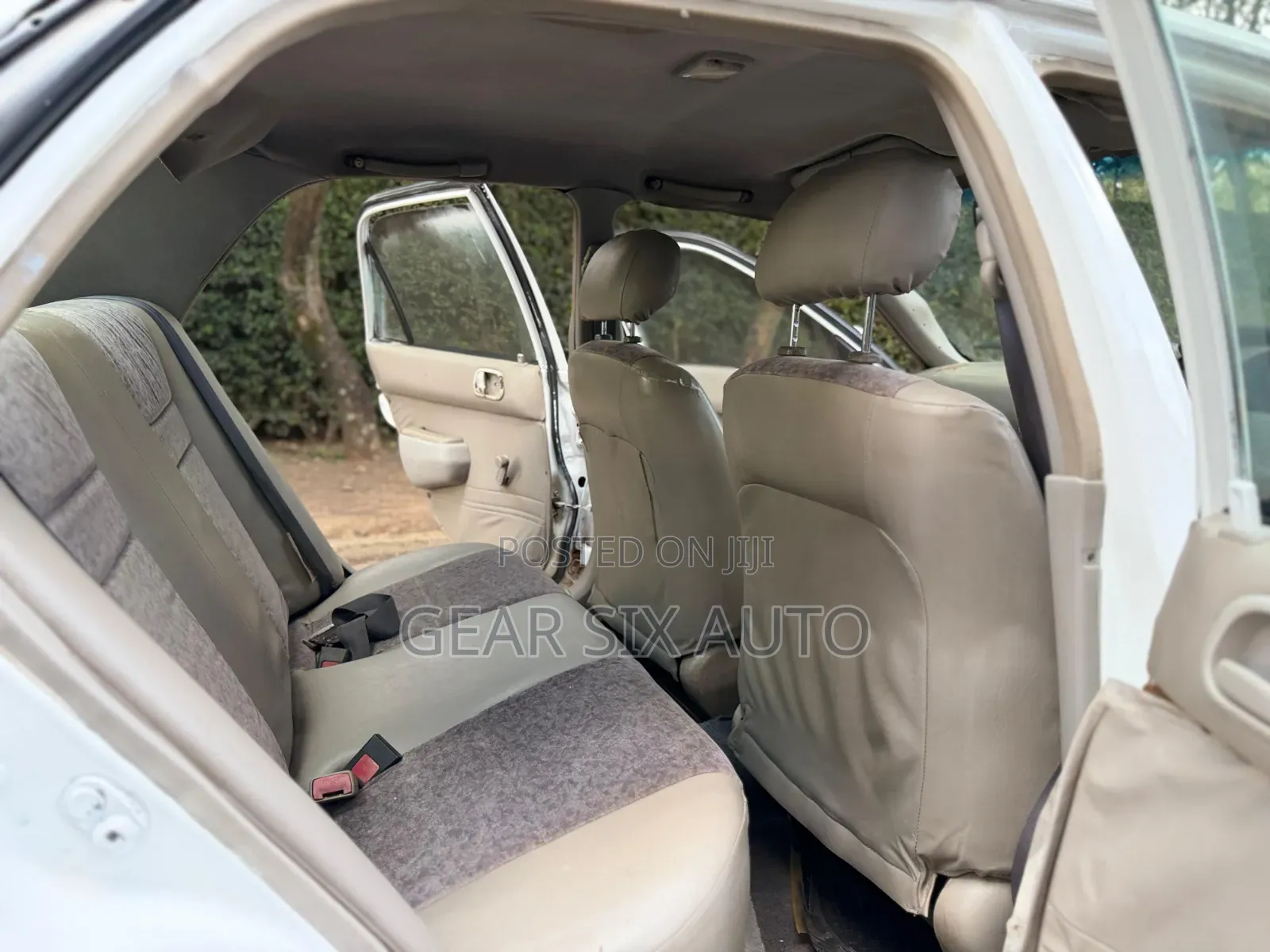 Toyota Corolla 2000 White