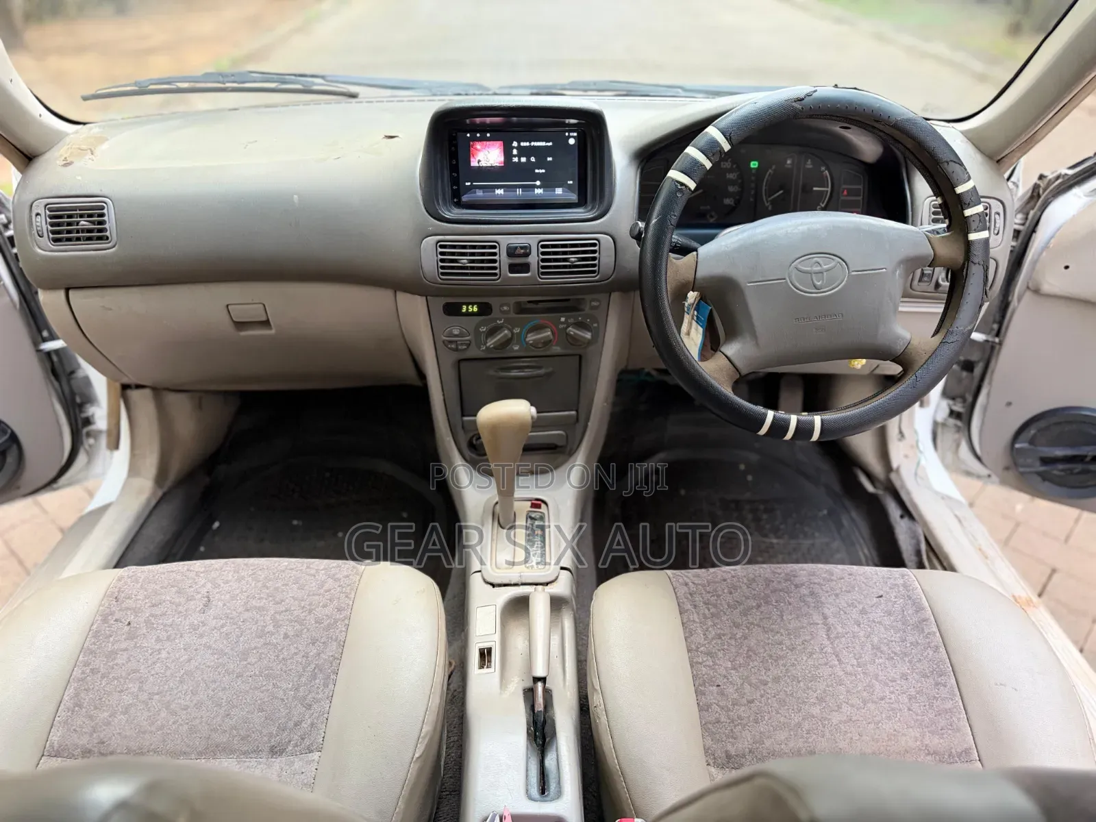 Toyota Corolla 2000 White