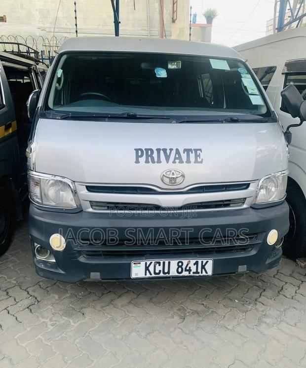 Toyota HiAce 2010 Silver