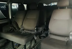 Toyota HiAce 2010 Silver