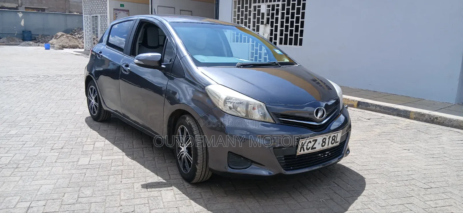 Toyota Vitz 2013 Gray