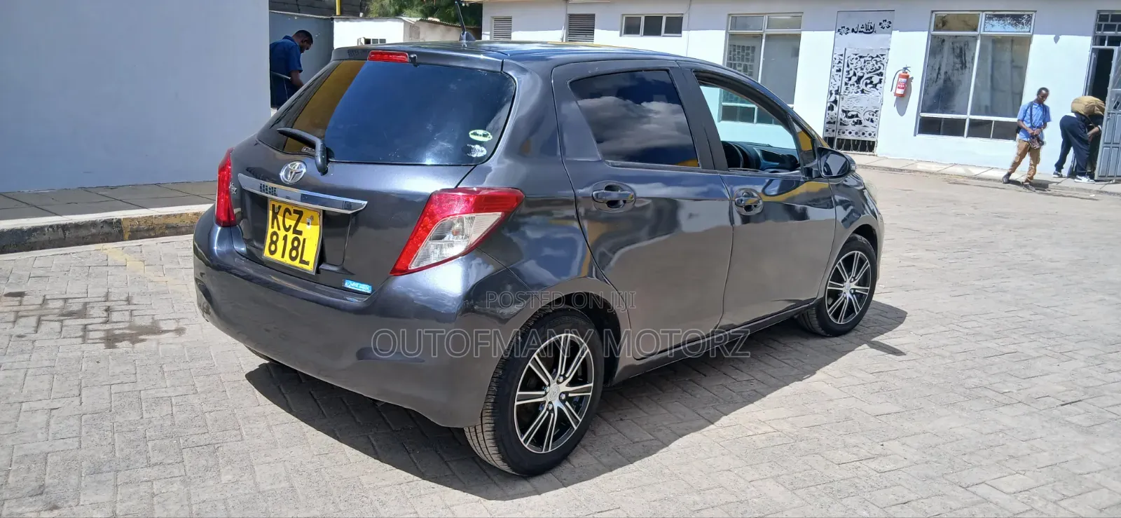 Toyota Vitz 2013 Gray