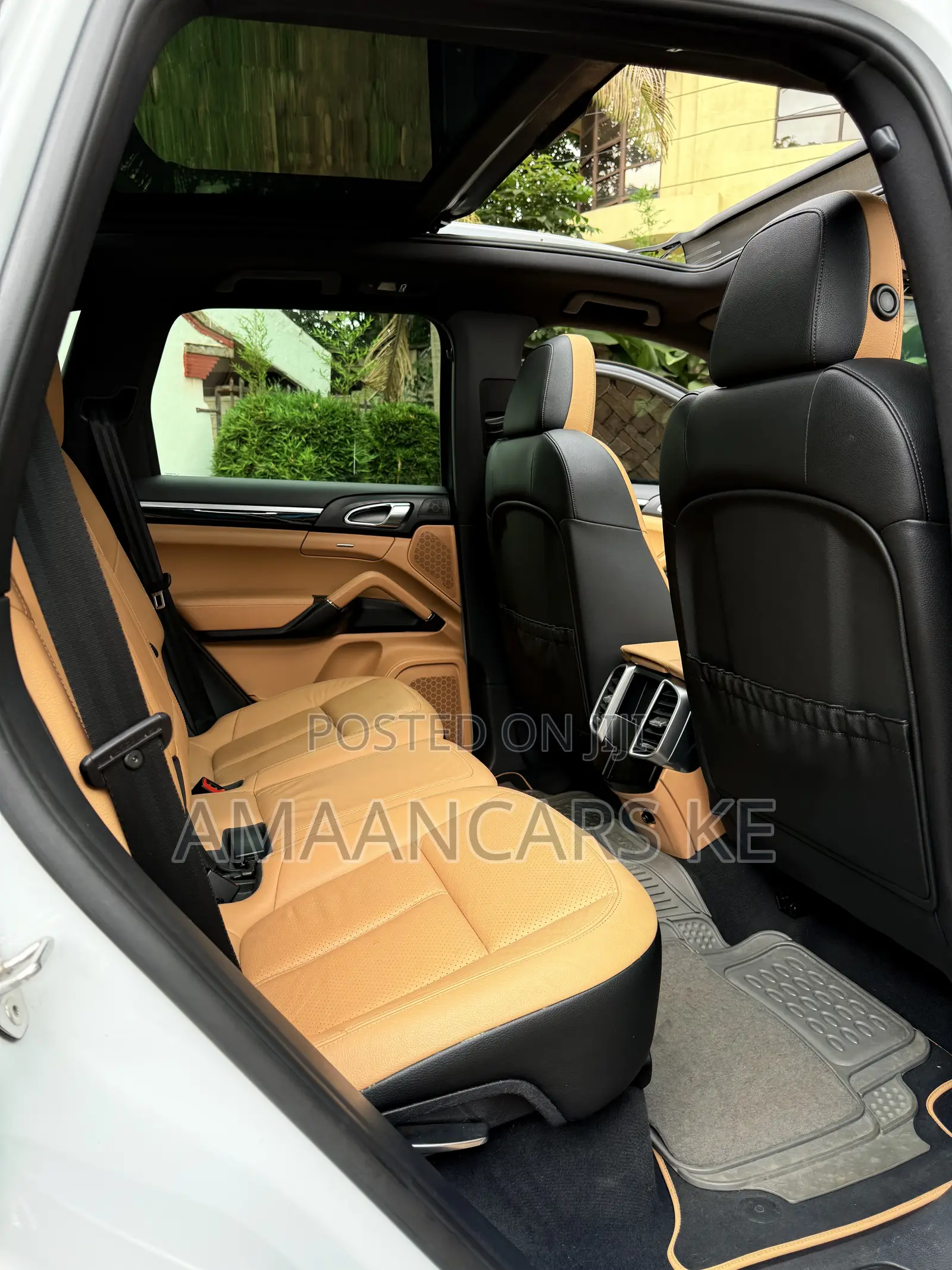 Porsche Cayenne 4dr SUV AWD (3.6L 6cyl 6M) 2014 Pearl