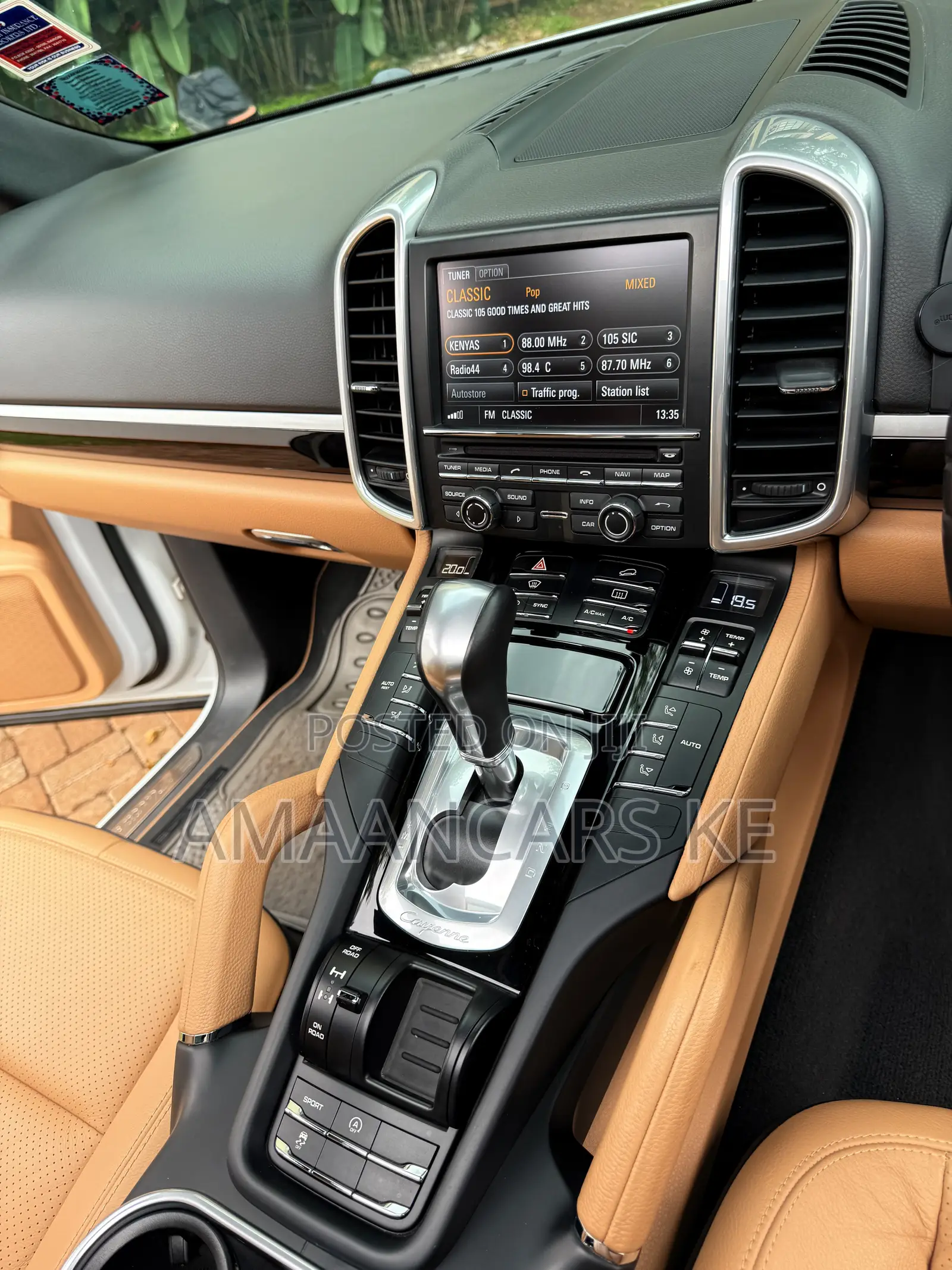 Porsche Cayenne 4dr SUV AWD (3.6L 6cyl 6M) 2014 Pearl