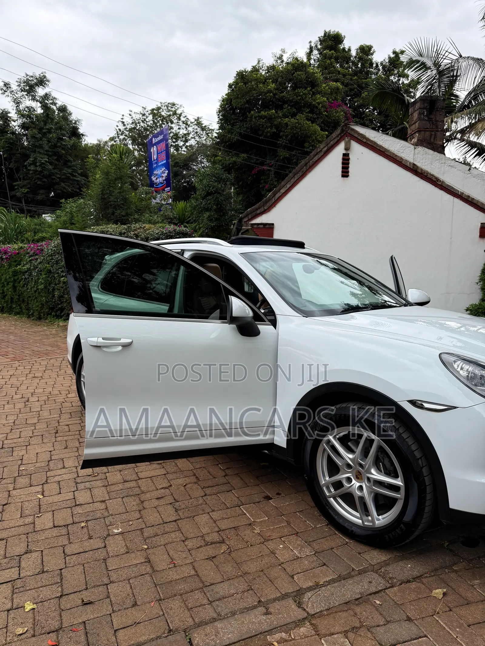 Porsche Cayenne 4dr SUV AWD (3.6L 6cyl 6M) 2014 Pearl
