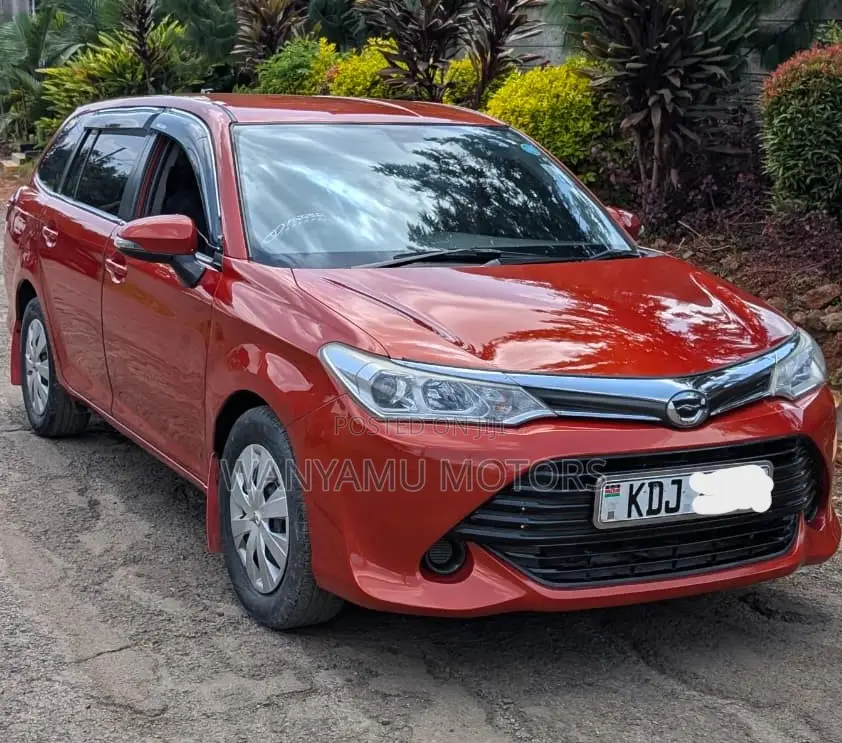 Toyota Corolla Fielder 2015