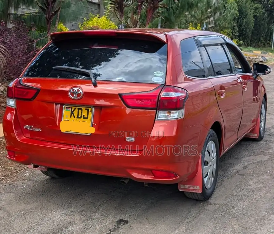Toyota Corolla Fielder 2015