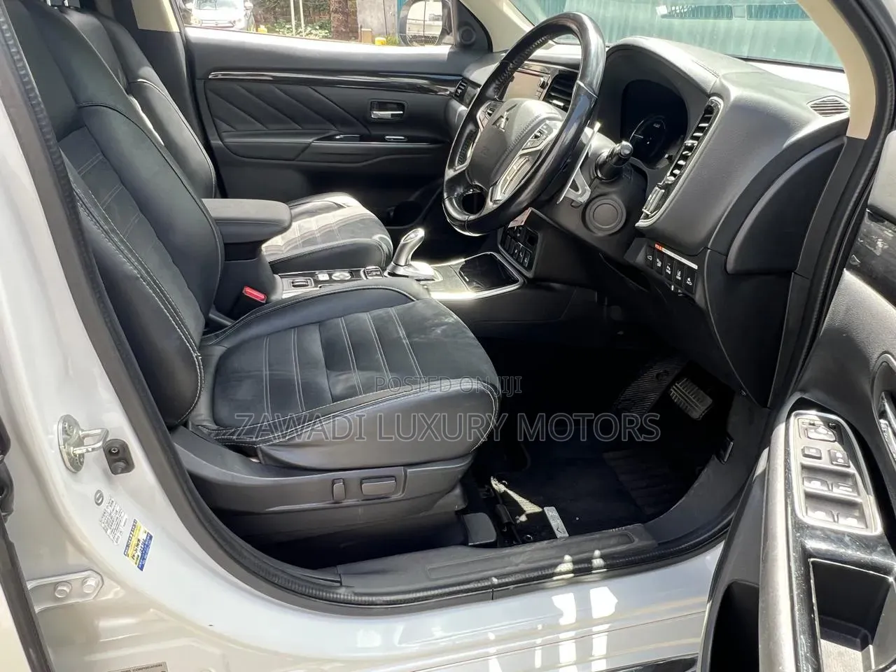 Mitsubishi Outlander 2017 White