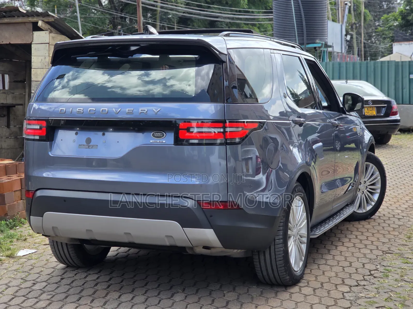 Land Rover Discovery 2018 Blue