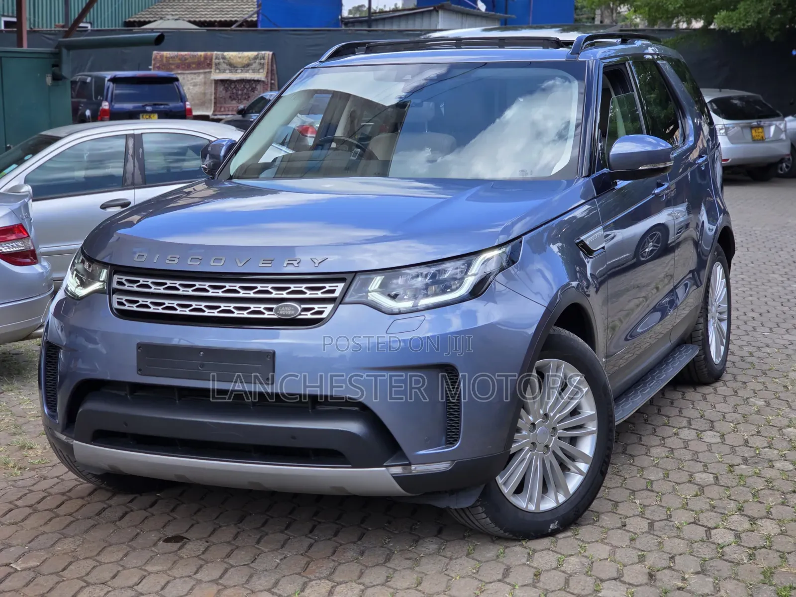 Land Rover Discovery 2018 Blue
