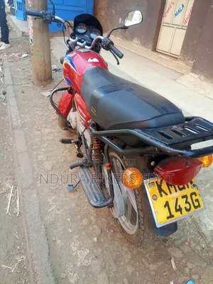Bajaj Boxer 125 2025 Red