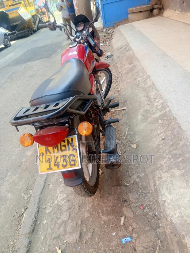 Bajaj Boxer 125 2025 Red - thumbnail 6