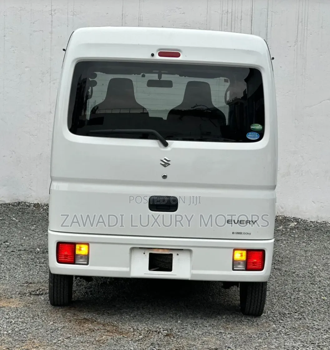 Suzuki Every 2019 White