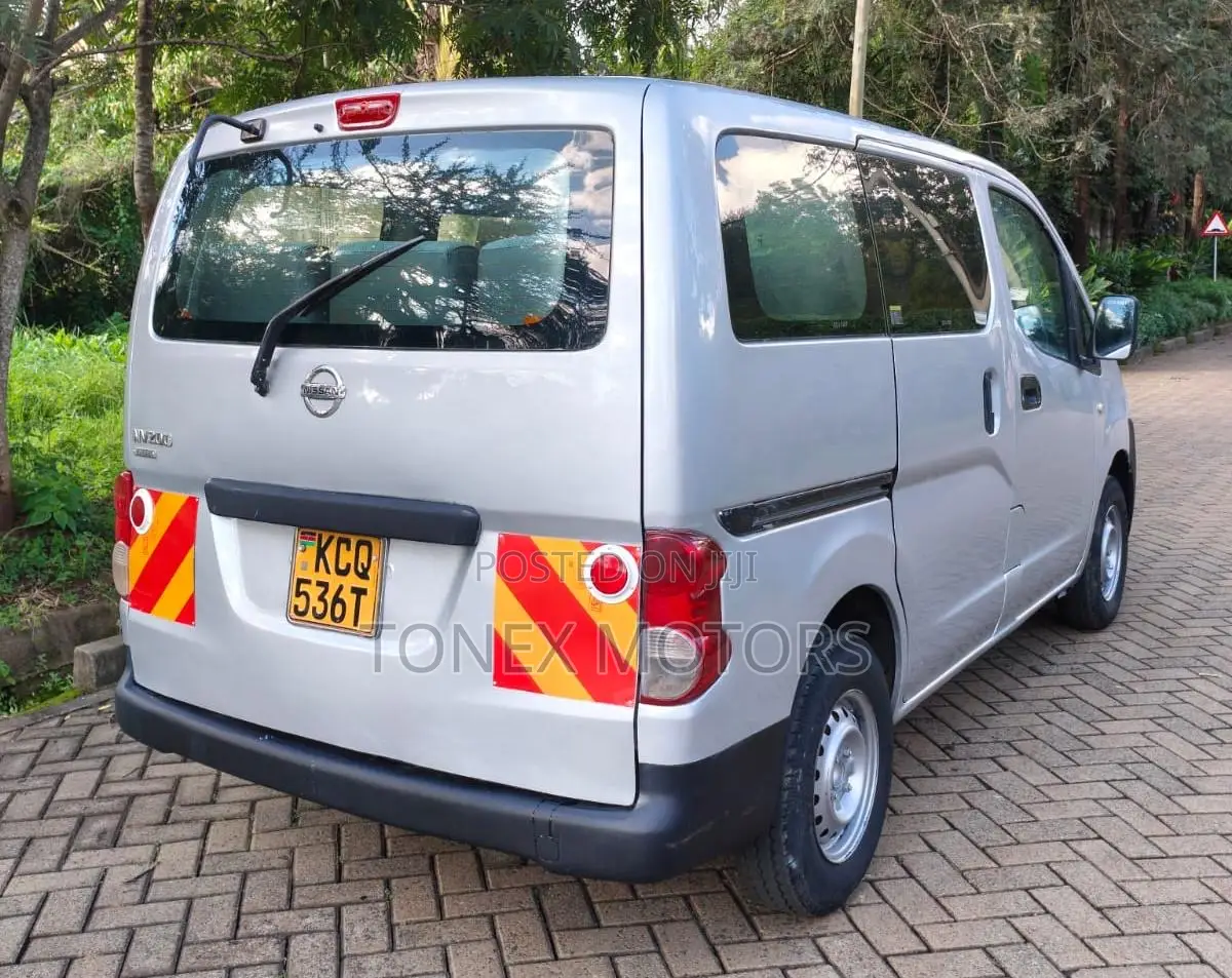 Nissan NV200 2012 White
