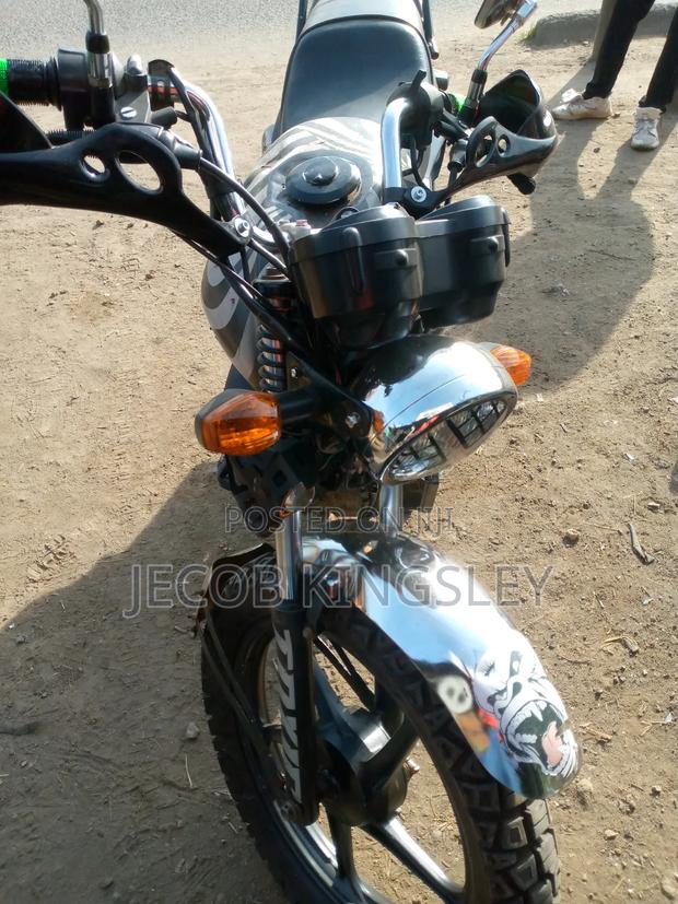 Hero Hero Hunk 150R Dual Disc ABS 2024 Black - thumbnail 4