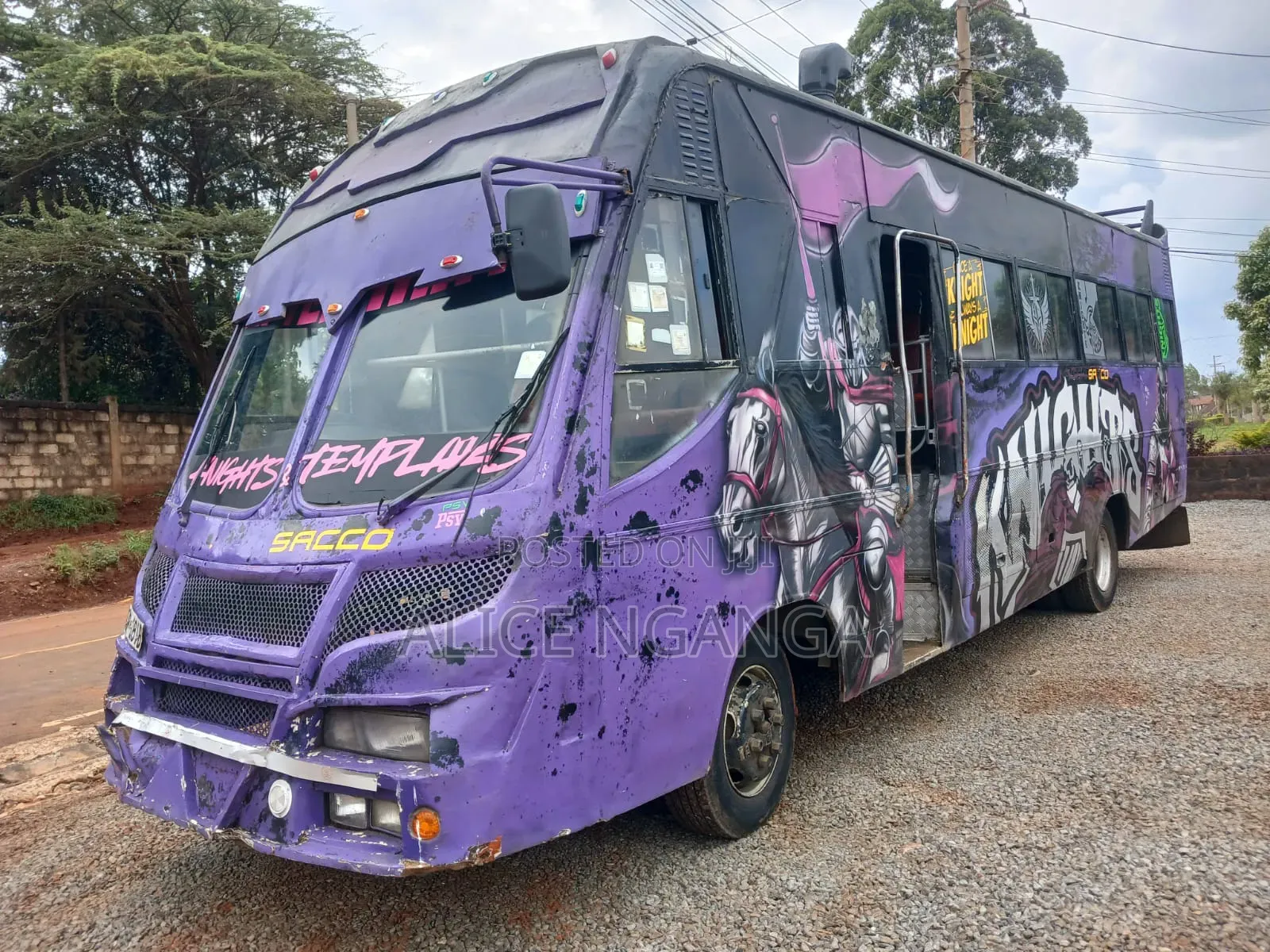 Isuzu Executive Bus 2008 Blue