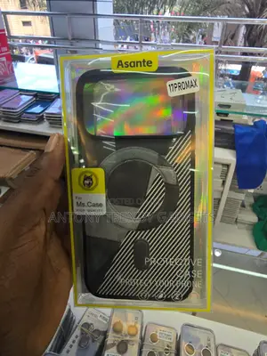 iPhone 17 Pro Max Anti-Scratch Shockproof Phone Cover